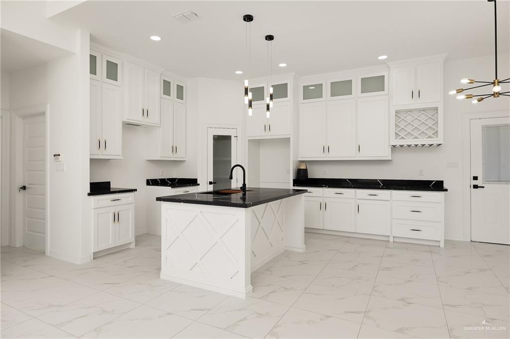 1107 Mezquite Drive, Alamo, Texas image 5