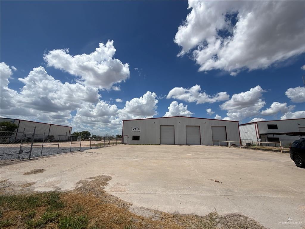4501 N US Highway 281