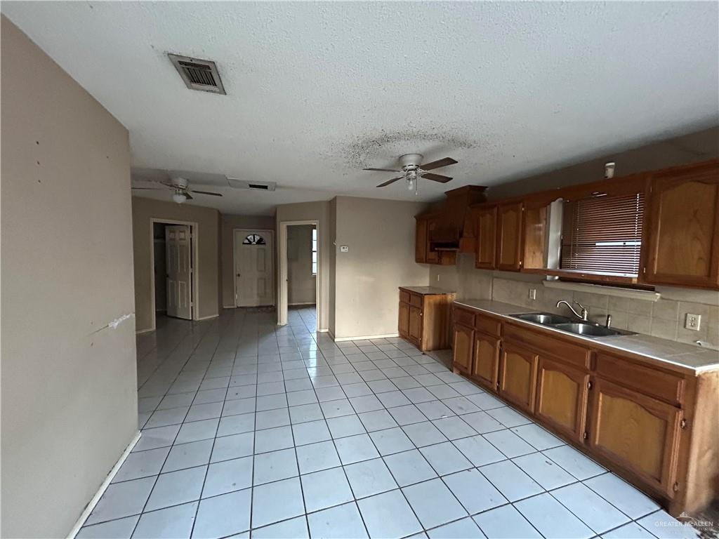 621 Santa Monica Avenue, Pharr, Texas image 5