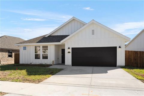 Photo of 14015 Sugarberry Lane, McAllen, TX 78504 (MLS # 490774)