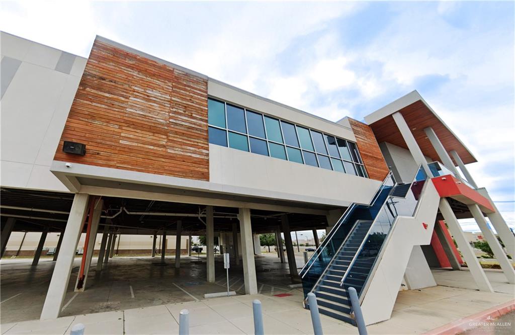 5112 W Expressway 83