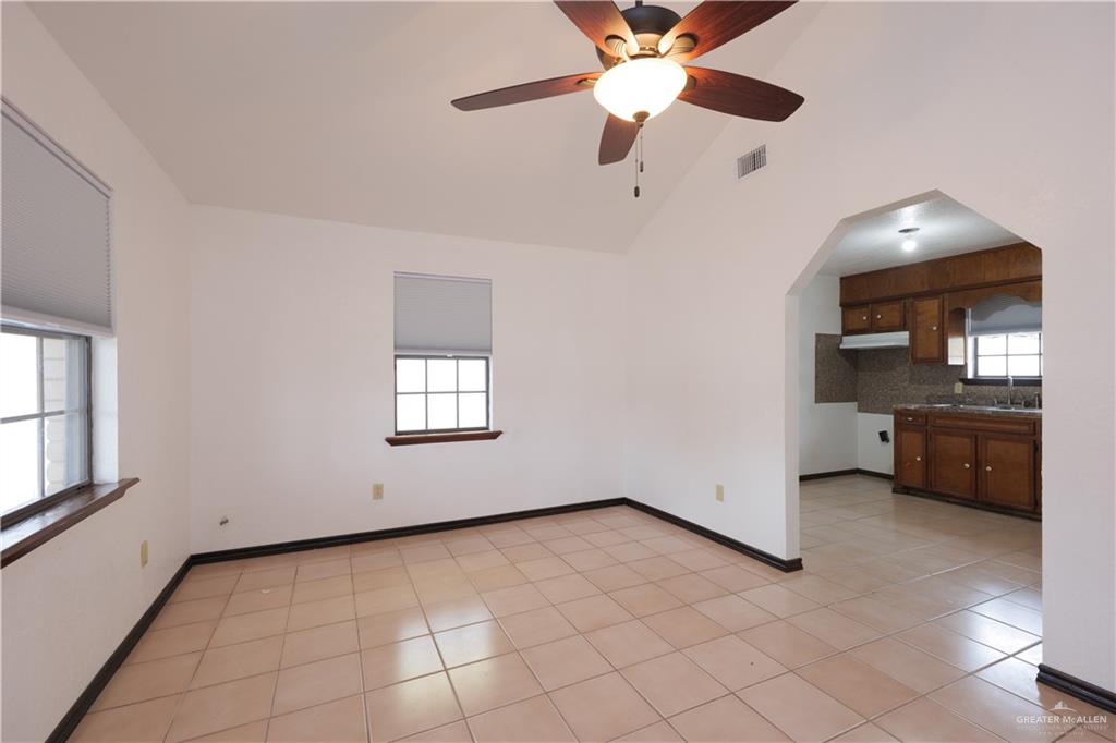 603 N Houston Street, Rio Grande City, Texas image 3