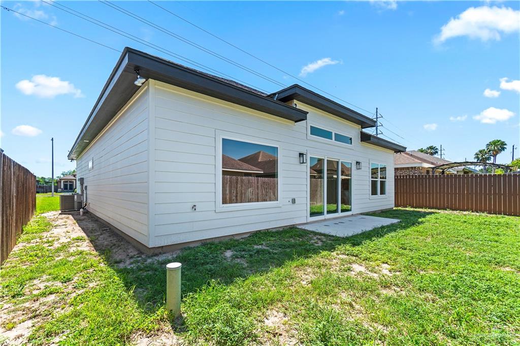 2229 N Ruby Street, Edinburg, Texas image 20