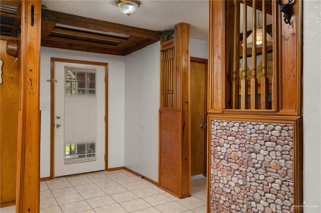 1016 Fairway Drive, Mission, Texas image 2