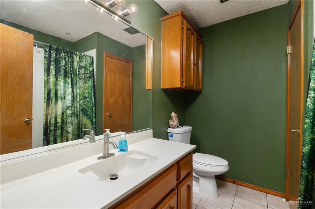 1016 Fairway Drive, Mission, Texas image 10