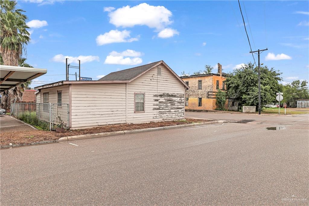 107 E Main Street, Rio Grande City, Texas image 3