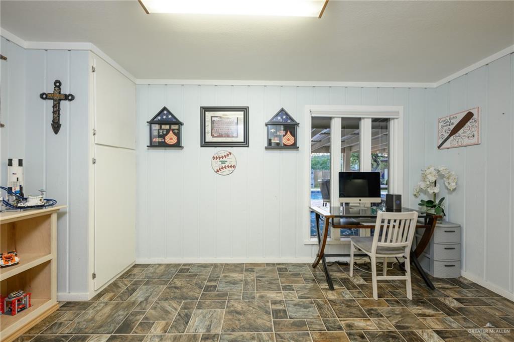 2405 E Lazy Lake Drive, Harlingen, Texas image 18