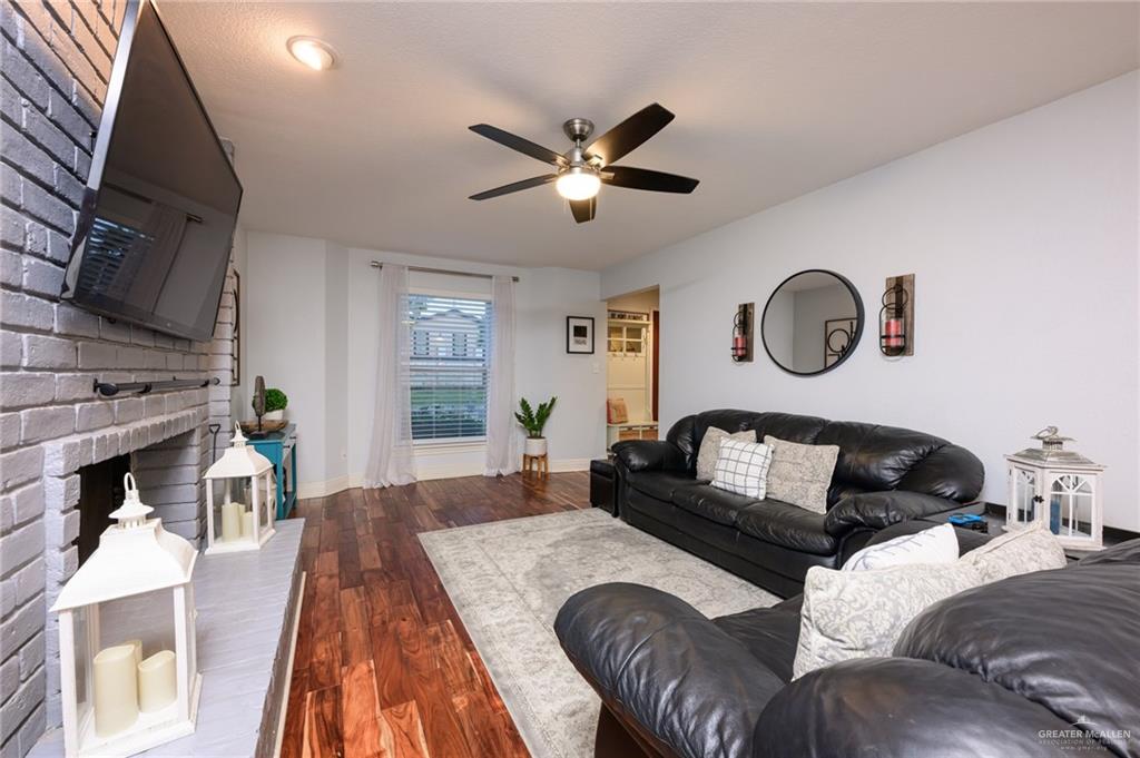 2405 E Lazy Lake Drive, Harlingen, Texas image 5