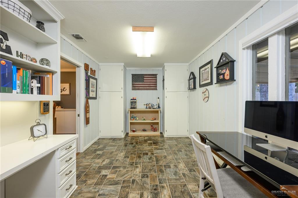 2405 E Lazy Lake Drive, Harlingen, Texas image 17