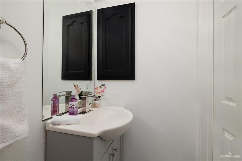 2715 Melanie Drive, Pharr, Texas image 12