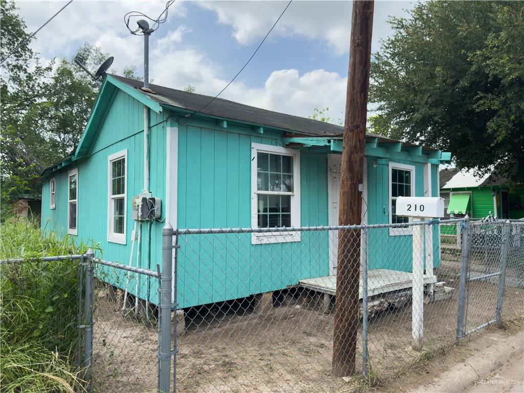 210 N Palmas Street, Weslaco, Texas image 2