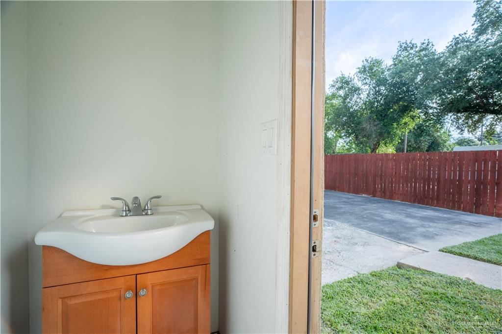 613 Cedar Avenue, McAllen, Texas image 18