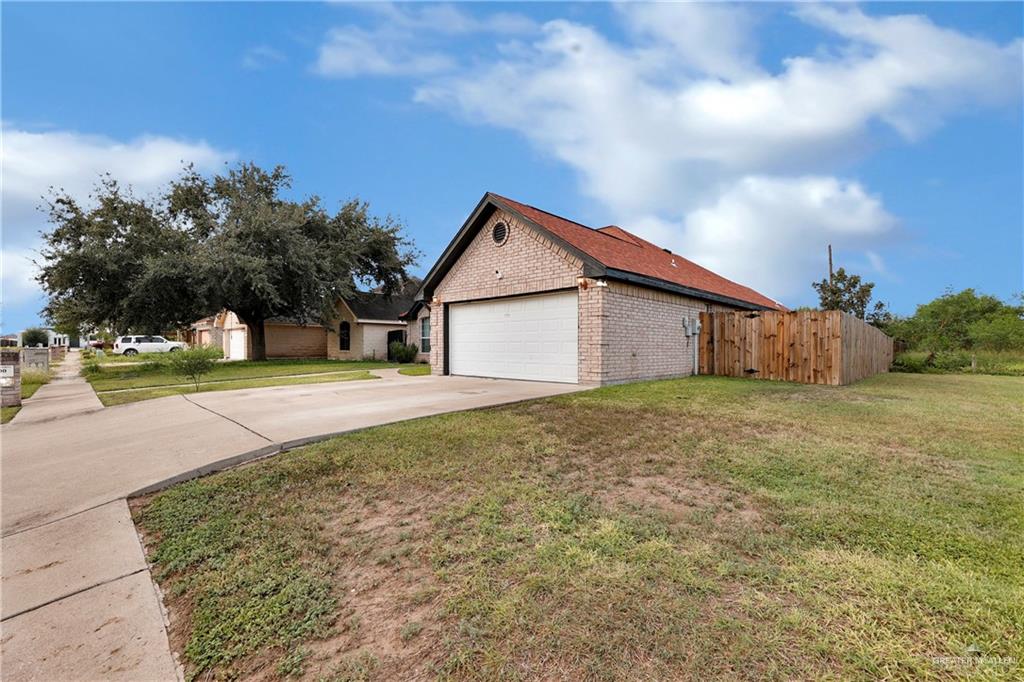 400 Safari Drive, San Juan, Texas image 3