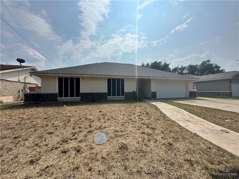 Homes For Sale - 1301 Quail Avenue<br/> McAllen, TX 78504