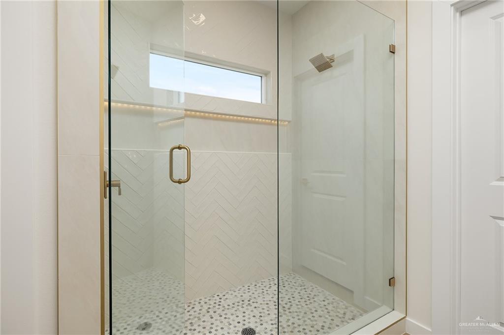 1900 Diplomat Drive, Edinburg, Texas image 12