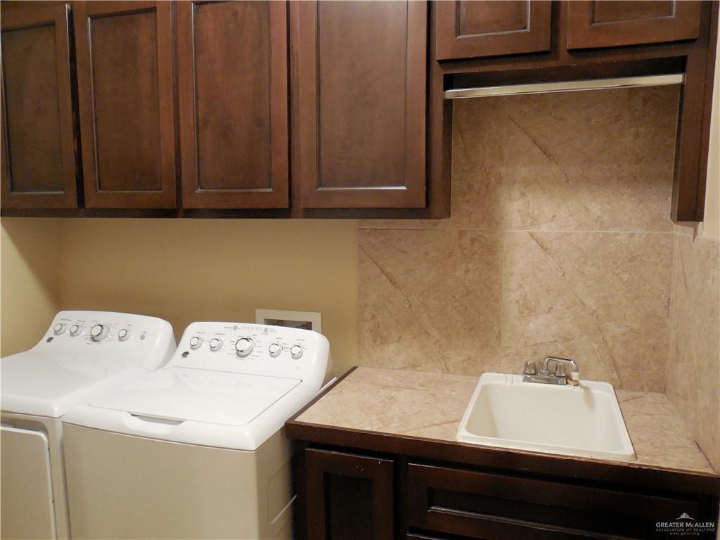 McAllen, Texas 78504, United States, 4 Bedrooms Bedrooms, ,4 BathroomsBathrooms,Residential,Active,248374