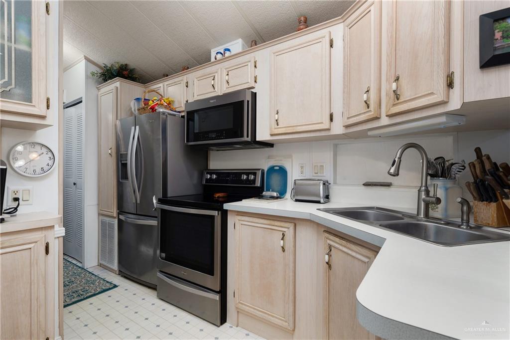 459 W Clam Circle, Port Isabel, Texas image 11