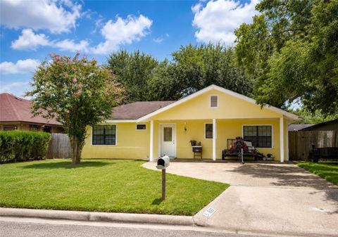 Homes For Sale - 627 W 5th Street<br/> Hidalgo County, Weslaco, TX 78596