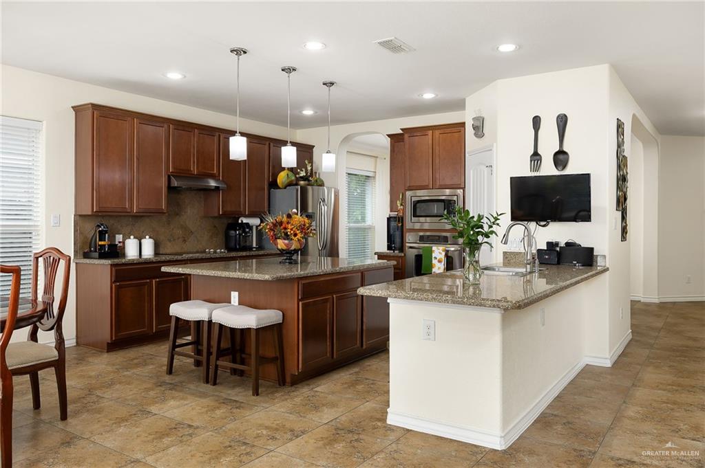 Mission, Texas 78572, United States, 4 Bedrooms Bedrooms, ,3 BathroomsBathrooms,Residential,Active,252630