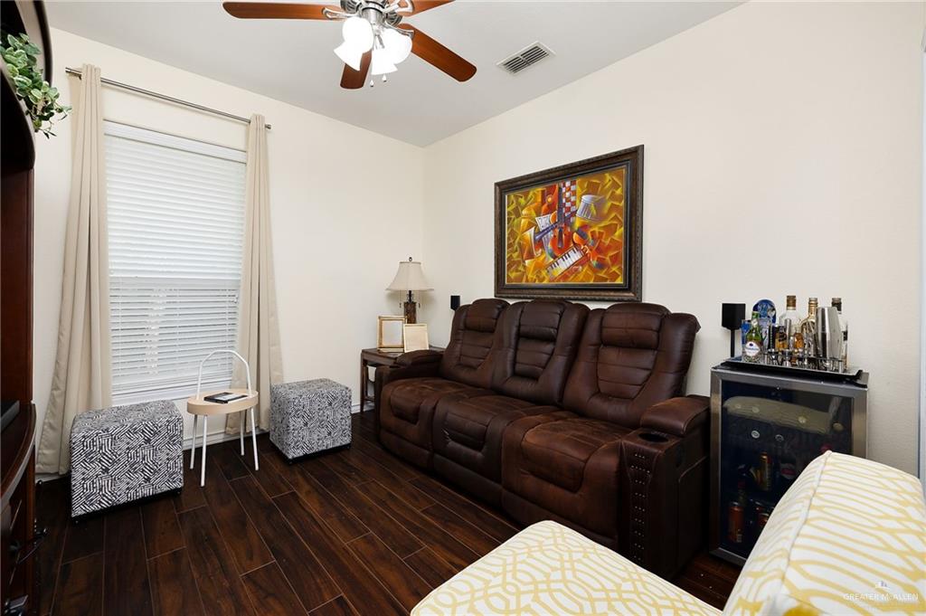 Mission, Texas 78572, United States, 4 Bedrooms Bedrooms, ,3 BathroomsBathrooms,Residential,Active,252630