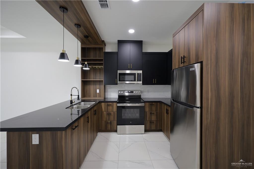 1507 W B Street, Mission, Texas image 4