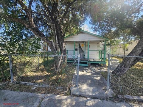 Photo of 3006 Elgin Street, Corpus Christi, TX 78405 (MLS # 487393)