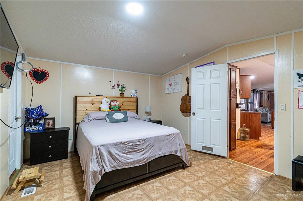 608 W Date Palm Avenue, Pharr, Texas image 11