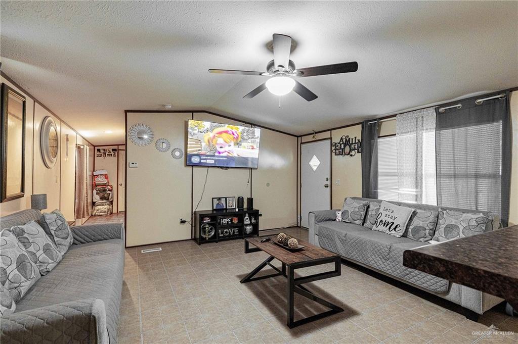 608 W Date Palm Avenue, Pharr, Texas image 6