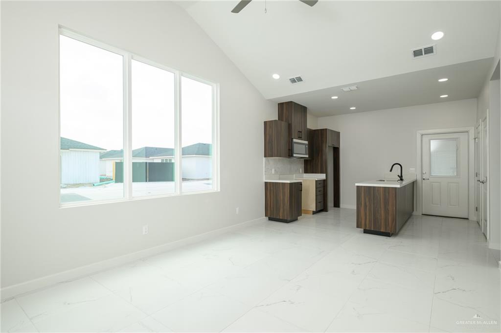 613 Coves Lane #UNIT 1, Weslaco, Texas image 6