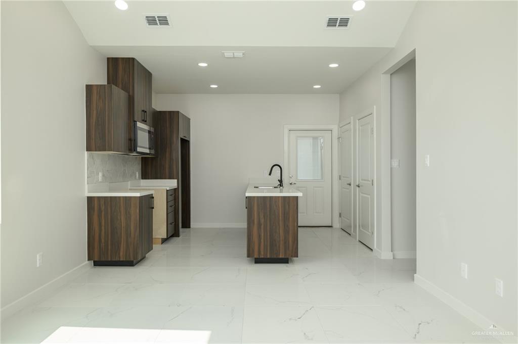 613 Coves Lane #UNIT 1, Weslaco, Texas image 5