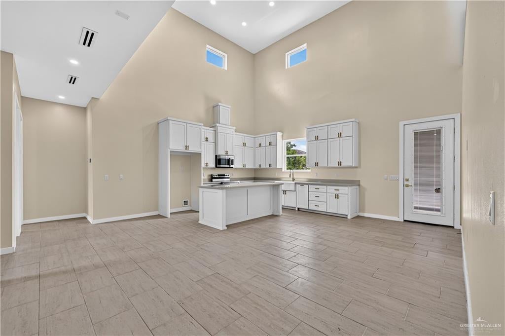2911 Dhalia Drive