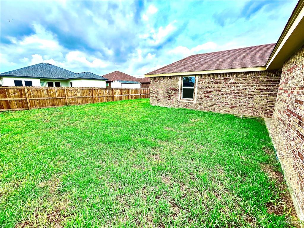 515 Pine Oak Street, Donna, Texas image 3