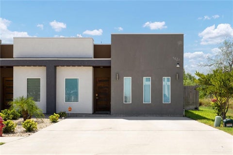 Townhouse For Sale - 1621 W B Street<br/> Mission, TX 78572