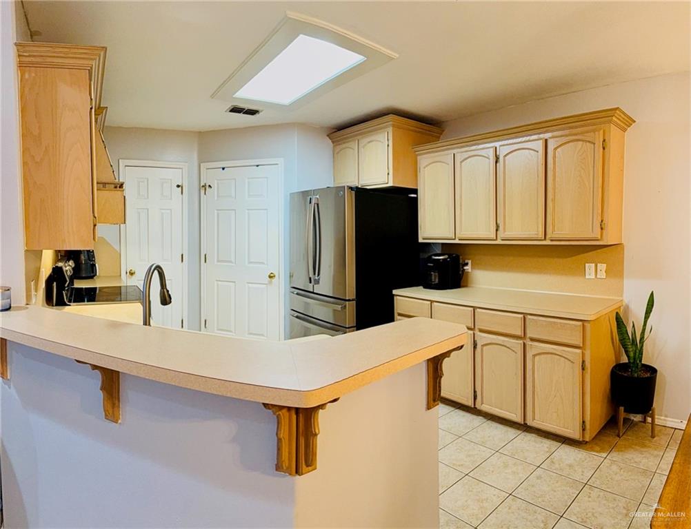 504 Monterrey Drive, Alamo, Texas image 6