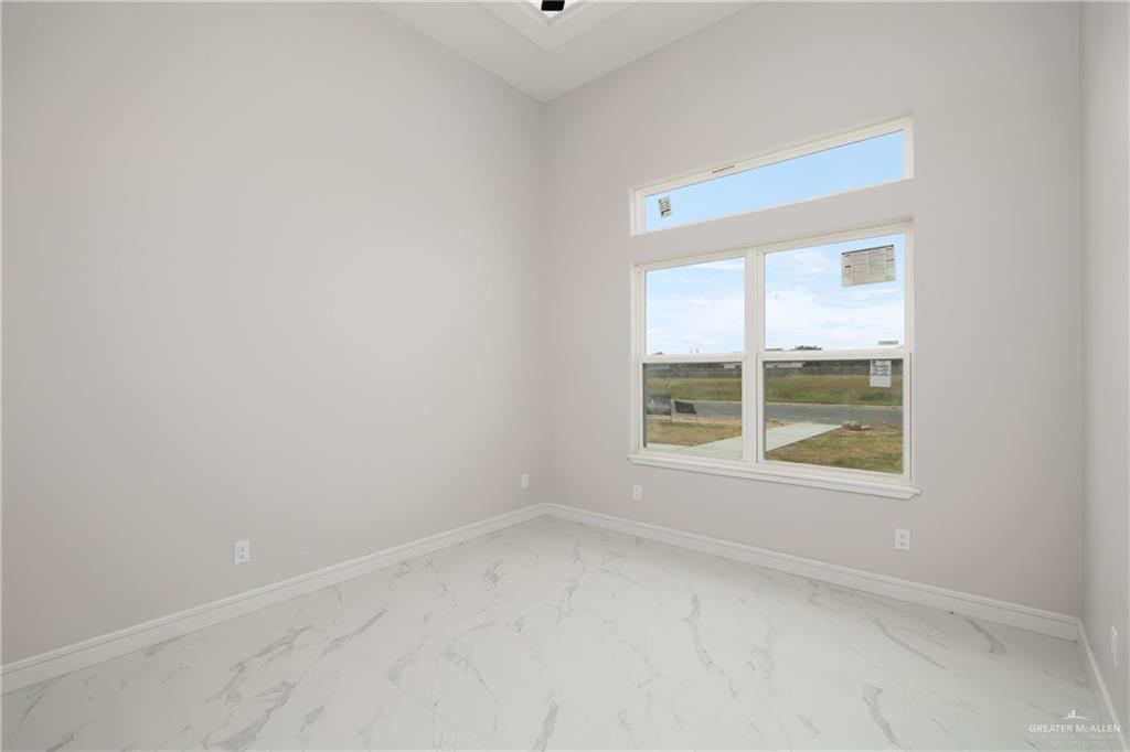 2303 Carolina Drive, Mercedes, Texas image 10