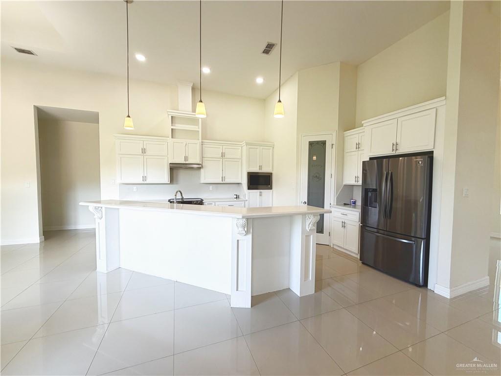 1100 W Fig Avenue