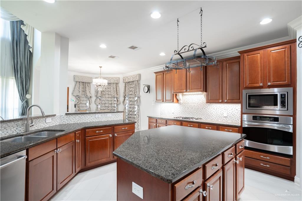 2405 San Alejandro St, Mission, Texas image 8