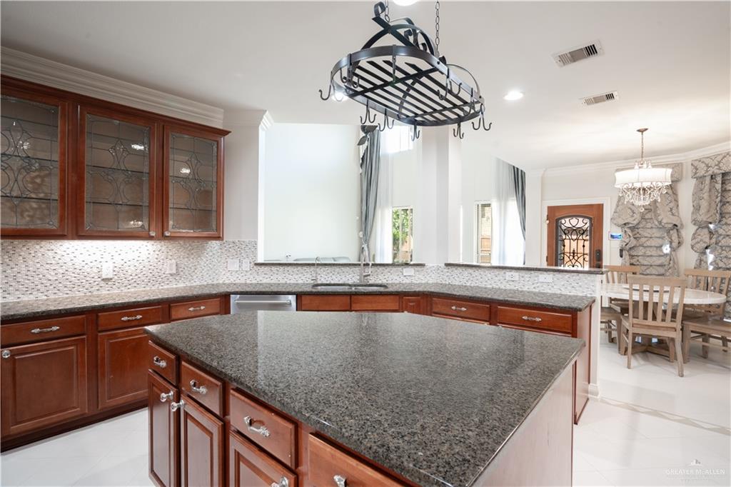 2405 San Alejandro St, Mission, Texas image 7