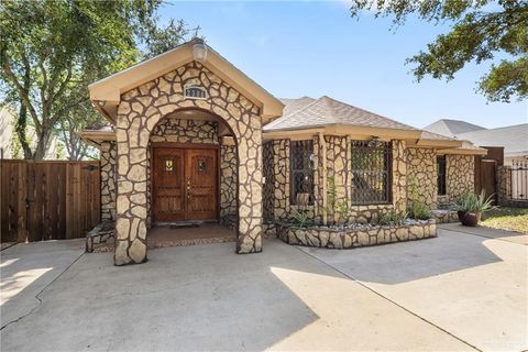 Photo of 2306 Flores Drive, Mission, TX 78574 (MLS # 482966)