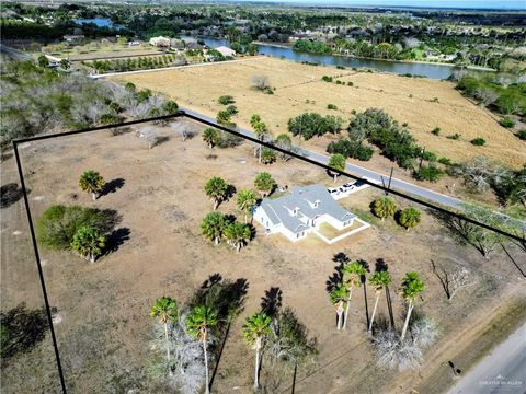 Photo of 100 N Valencia Drive, Bayview, TX 78566 (MLS # 493591)