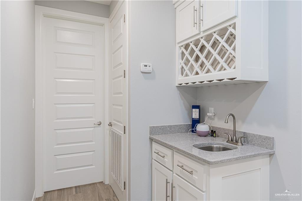 6907 N 11th Lane, McAllen, Texas image 10