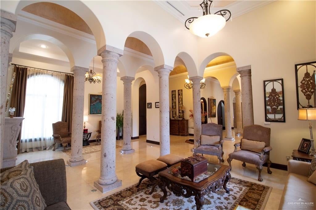 2605 San Lorenzo