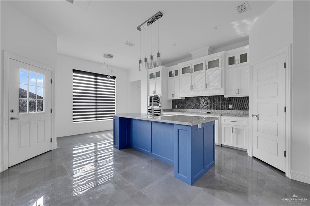 3413 Showboat Drive, Edinburg, Texas image 5