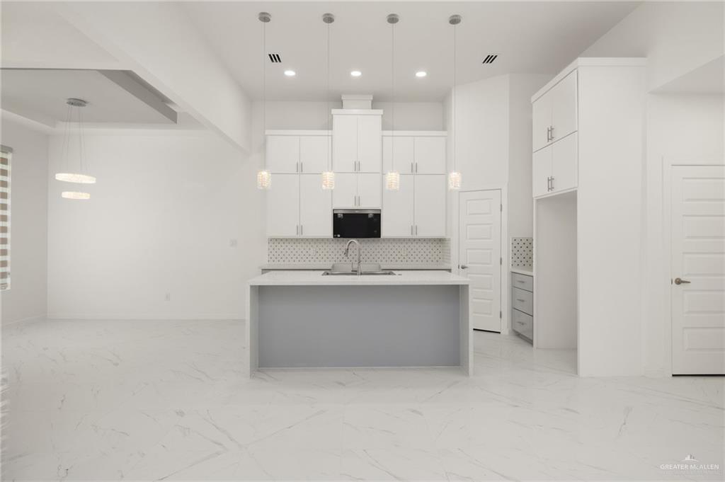 2810 E Uva Avenue, Hidalgo, Texas image 3