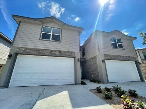 Townhouse For Rent - 1700 Nassau Street<br/> Edinburg, TX 78541