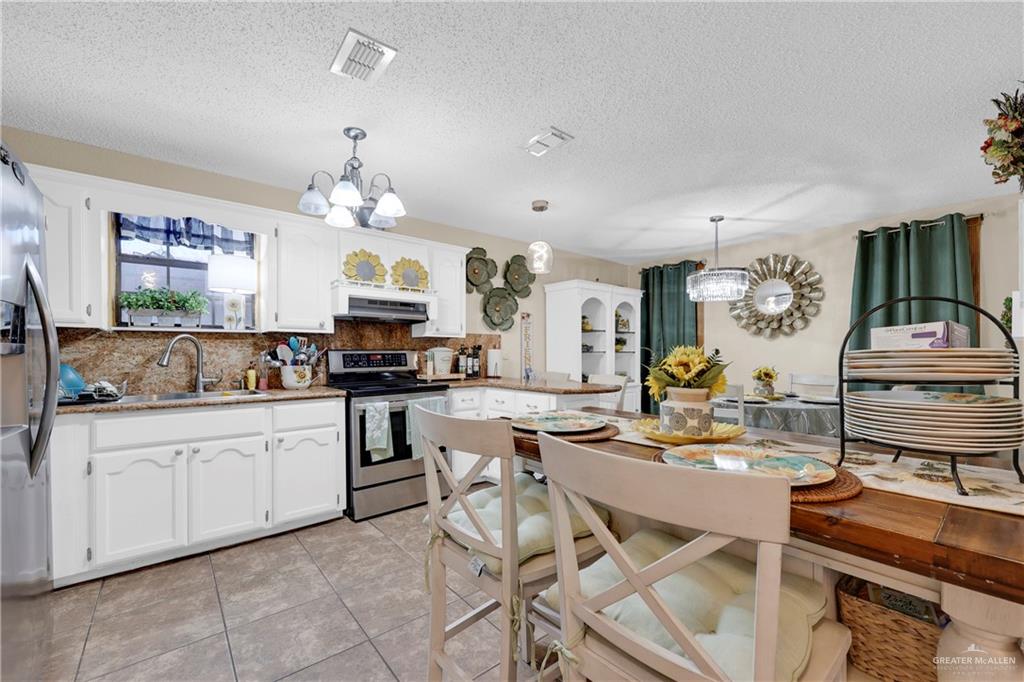 143 E David Ybarra Street, Elsa, Texas image 8