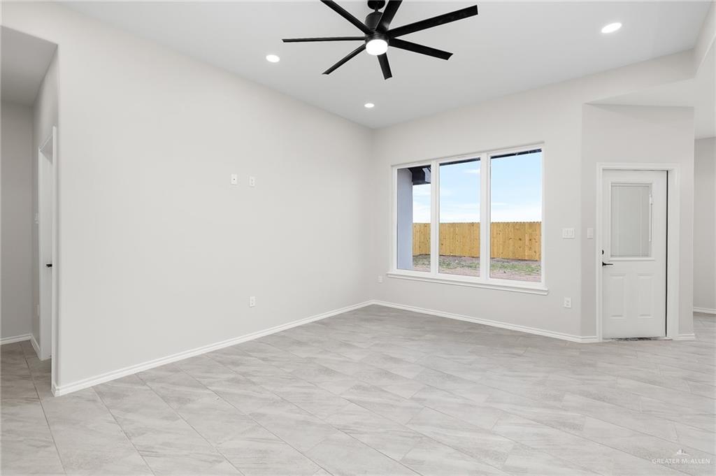 337 N Leon Avenue, Elsa, Texas image 3