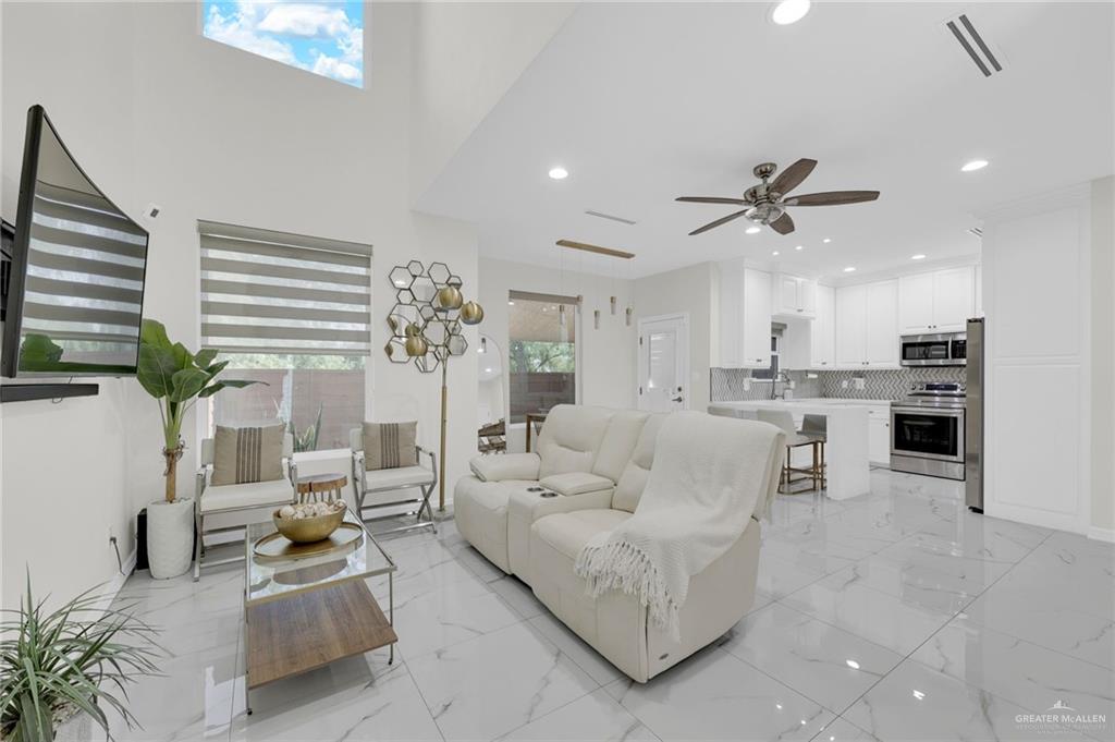 1902 Sunset Drive, Mission, Texas image 3