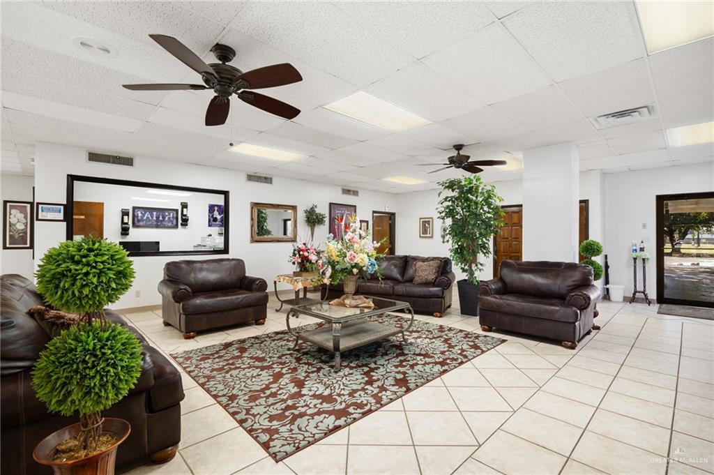 2602 N Texas Boulevard