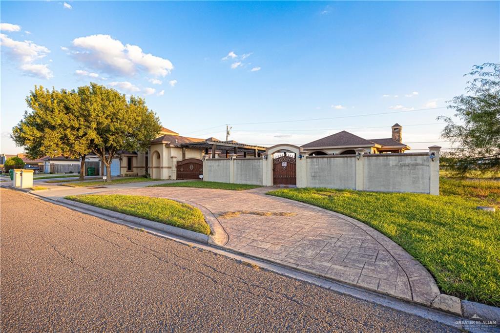 1033 Esteban Avenue, Pharr, Texas image 1
